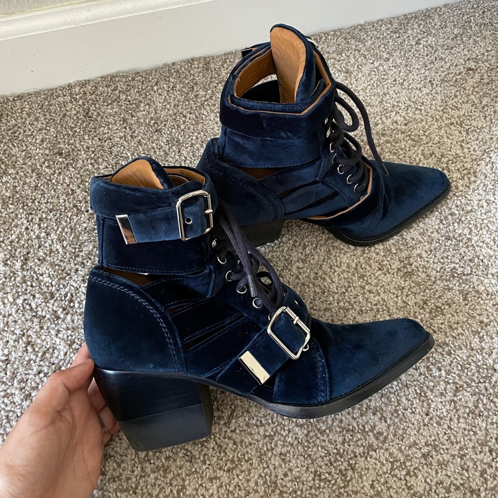 ❌SOLD Chloe Rylee Blue Velvet Buckle Strap Boots 8.5 - Picture 2 of 12